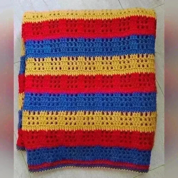 Handmade Vintage Afghan Blankets - Picture 4 of 4